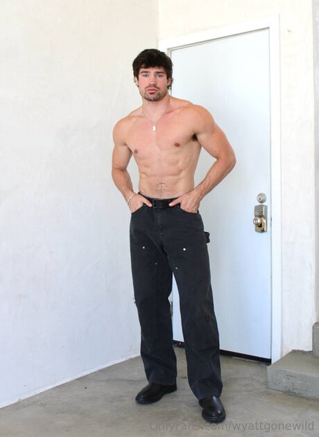 Wyattgonewild star du porno gratuite galeries