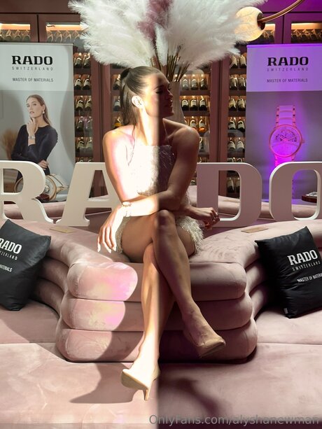 Alyshanewman star du porno gratuit des photos