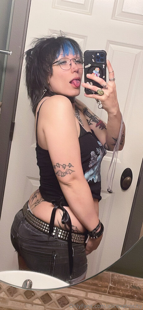 Alicexatrocity star du porno en haute qualité photo