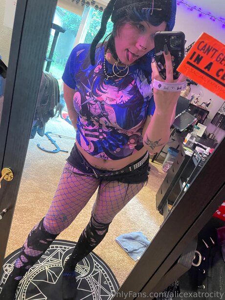 Alicexatrocity modèle exclusif galeries