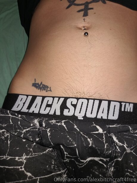 Alexbitchcraft4free modèle pornographique archive