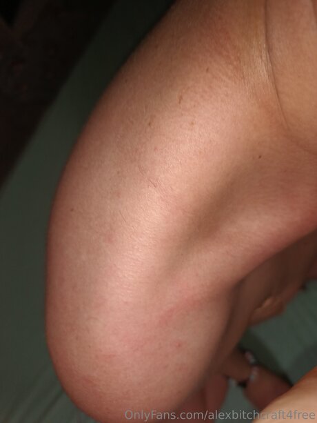 Alexbitchcraft4free sexe de star du porno des photos