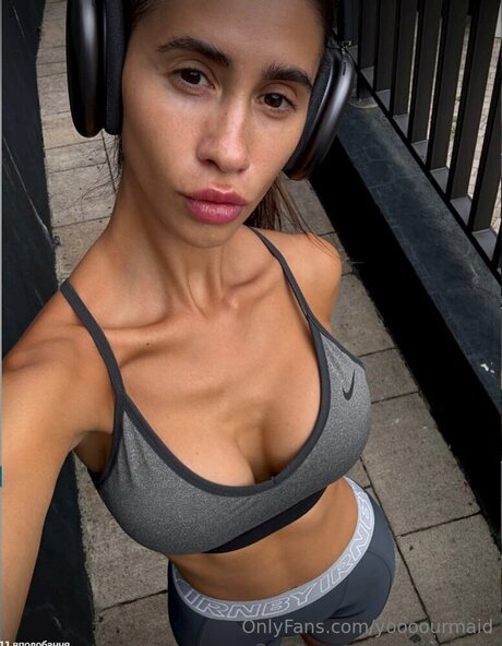 Yoooourmaid modèle joli image