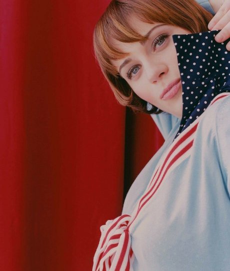 Zooey Deschanel modèle artistique archive