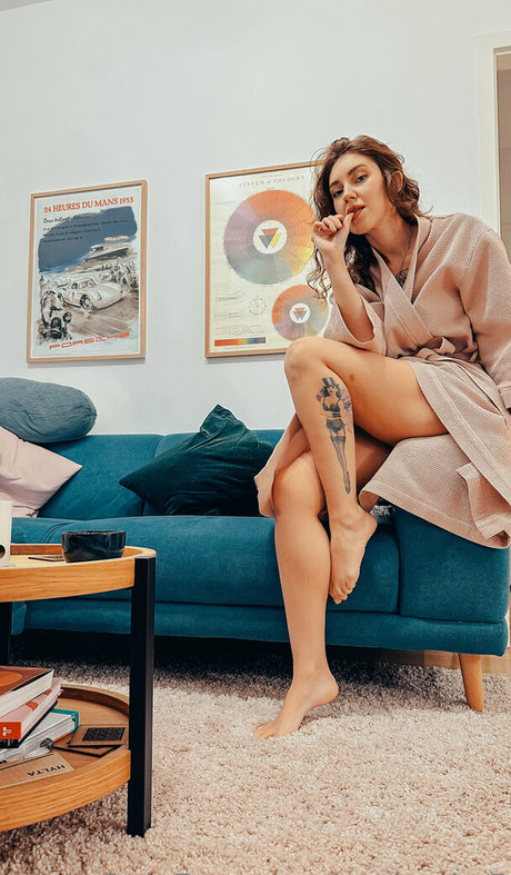 Annie Opium sexe star du porno img