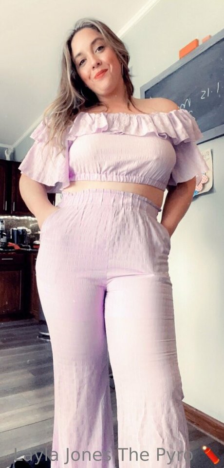 Layla Jones star du porno gratuit galeries