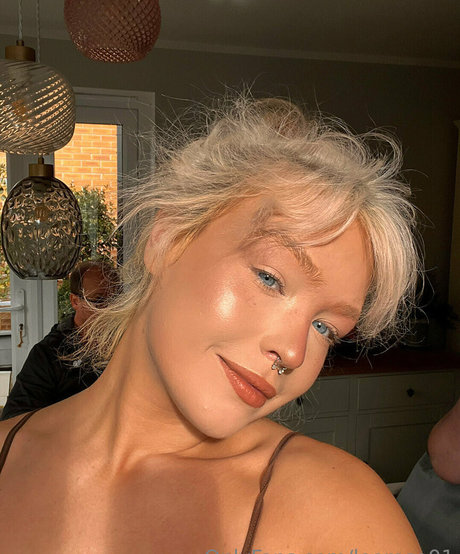 Leo Rose étoile xxx galerie