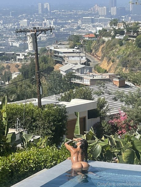 Lillunita actrice nue des photos