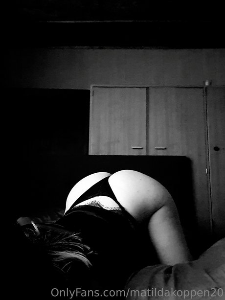 Matilda Koppen star du porno exclusive photos