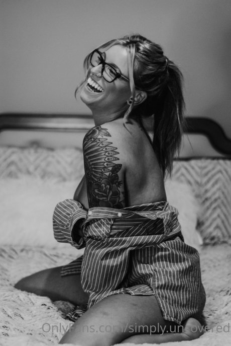 Simplyuncovered Jessie P modèle artistique collection