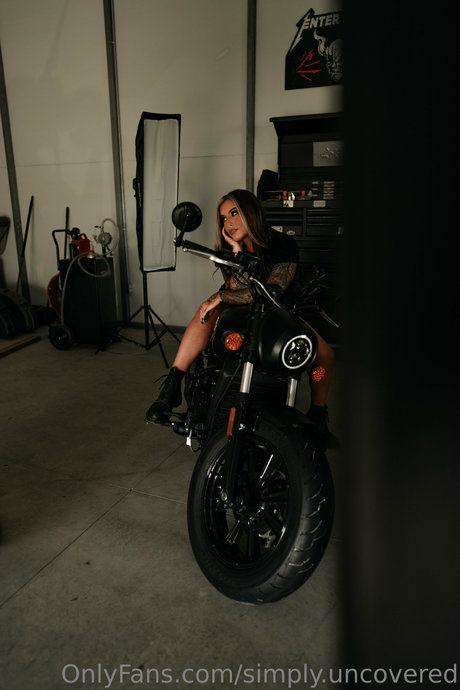 Simplyuncovered Jessie P jolie étoile photo