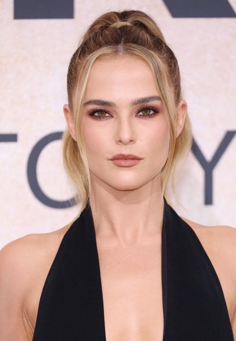 Zoey Deutch modèle de sexe des photos