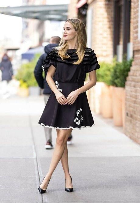 Zoey Deutch star du porno chaud des photos