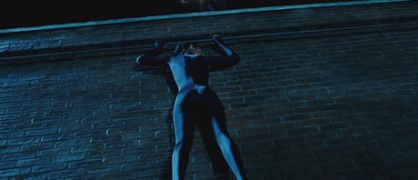 Zoe Saldana actrice érotique image