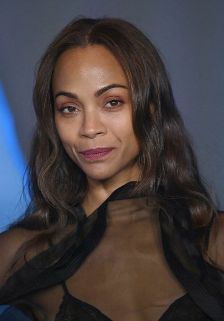 Zoe Saldana sexe de star du porno galeries