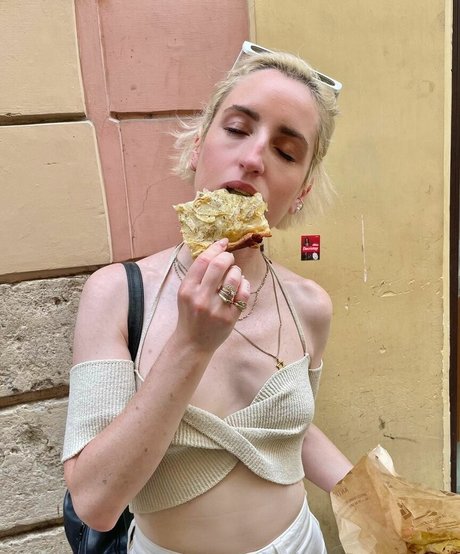 Zoe Lister Jones actrice sexy galeries