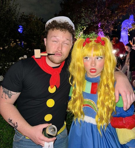 Zoe Colletti modèle parfait img