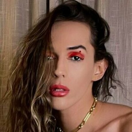 ava 0397 star du porno sympa img