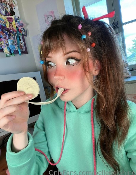 Belle Delphine modèle parfait galeries