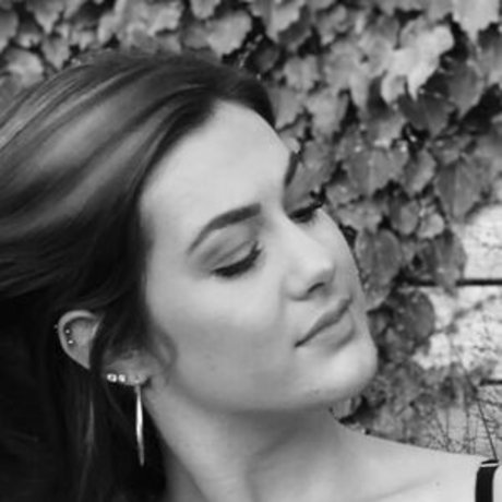 Maria Fiore modèle sympa archive