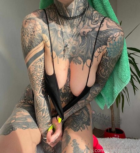 Diana Madness star pornographique photo