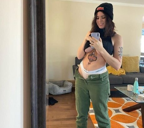 Anisa Jomha modèle artistique img