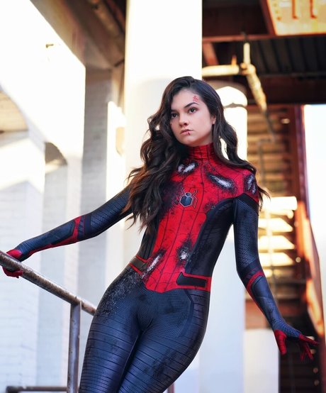 ébène courbée onlyfans sexe gratuit photo