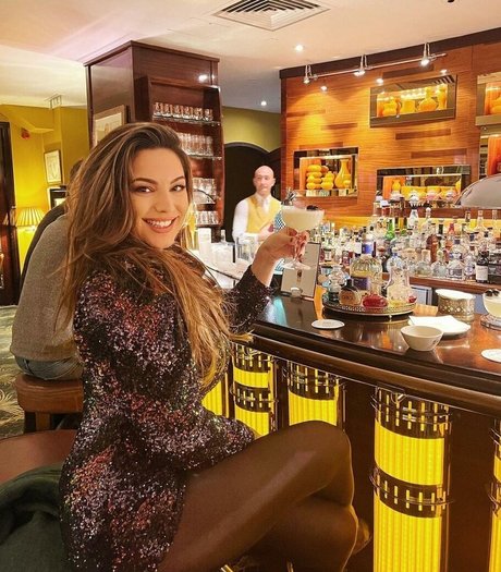 Kelly Brook star du porno belle img