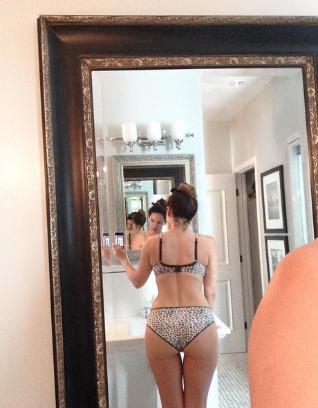 Kelly Brook xxx étoile archive