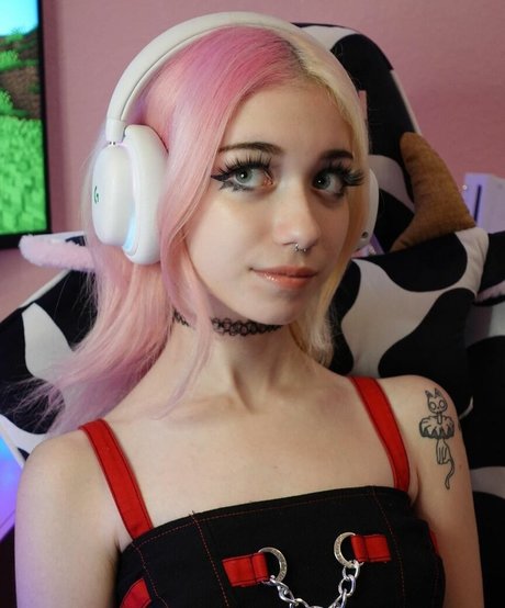 Iluvmeww xxx star du porno image