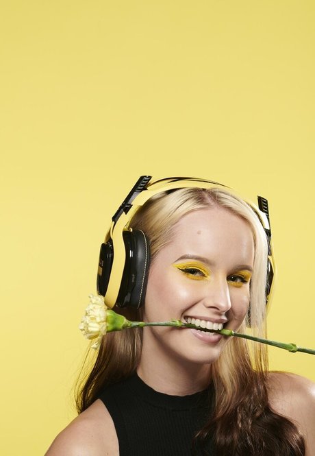 Sonja Reid star érotique image