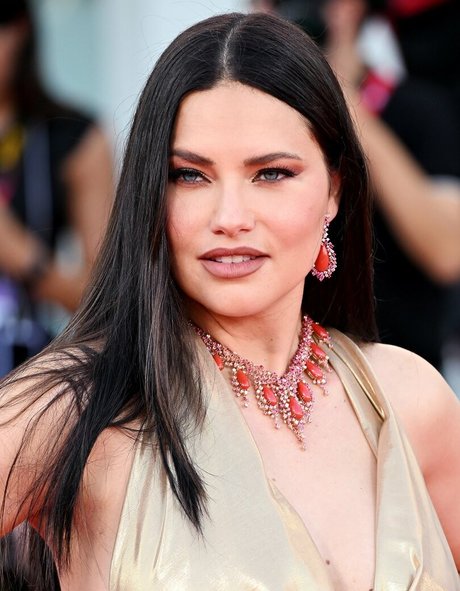 Adriana Lima actrice de sexe image