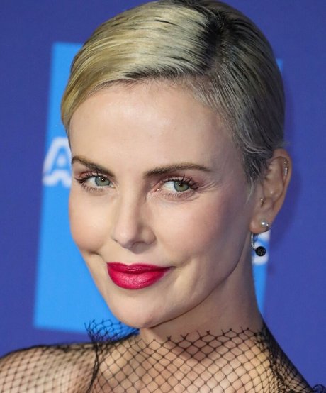 Charlize Theron art modèle photos