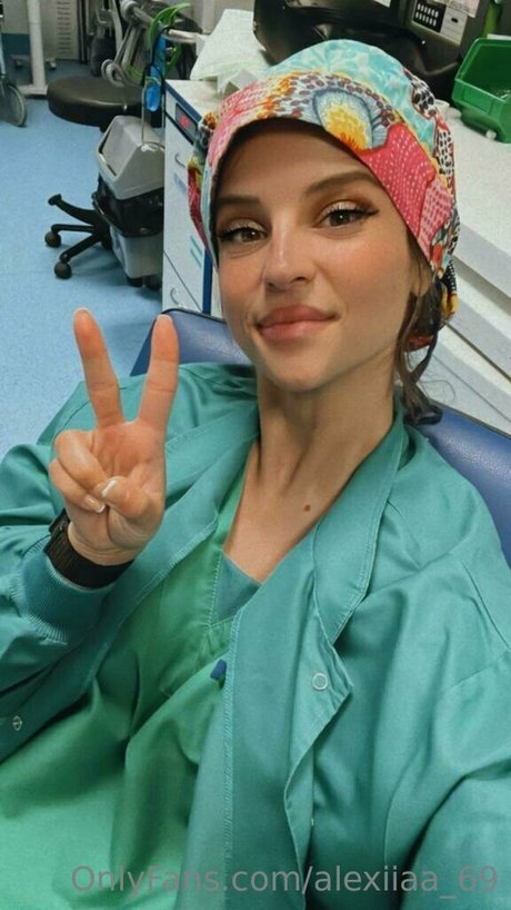 Alexiiaa 69 star du porno nue photo