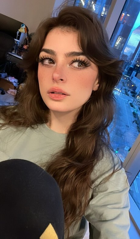 Aruuu actrice de nus img