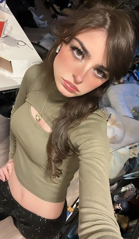 Aruuu modèle exclusif galeries