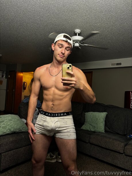 Tuvvyyfree star du sexe images