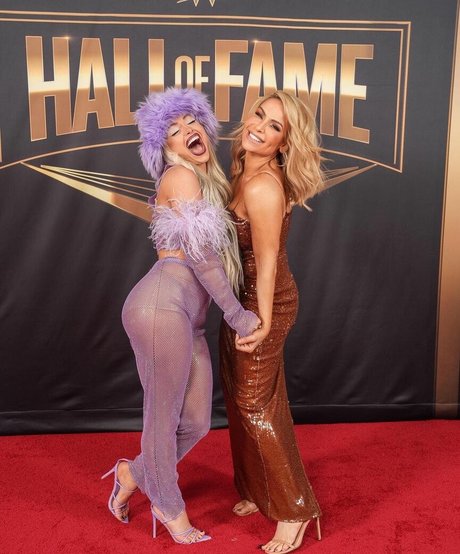 Natalya Neidhart modèles nus archive