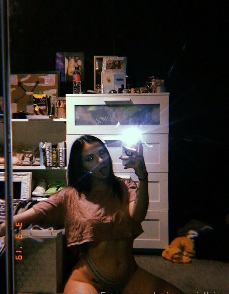 Mirrorgirlkim nus étoiles galeries