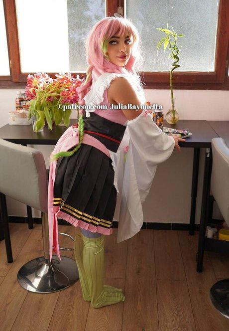 Julia Bayonetta modèle xxx collection