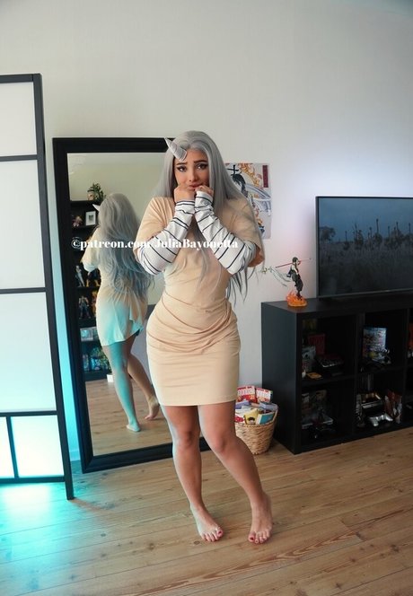 Julia Bayonetta actrice de nus photos