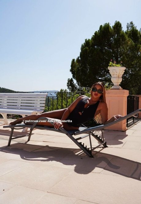 Julia Bayonetta étoile parfaite photo