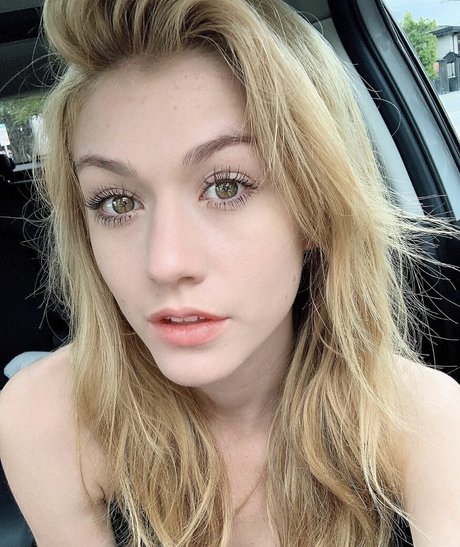 Katherine McNamara modèle meilleur des photos