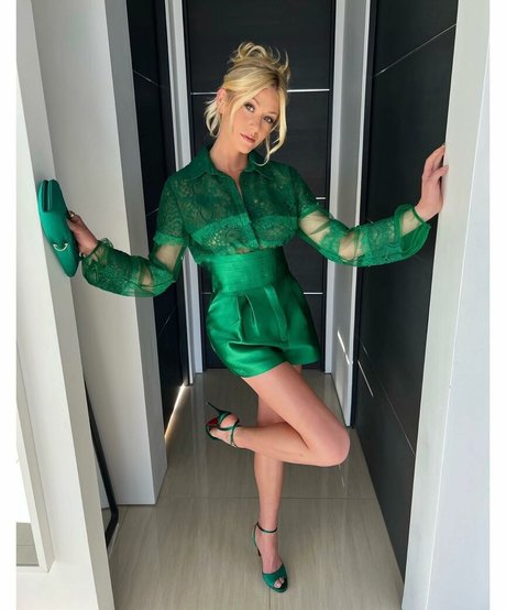 Katherine McNamara top star photo