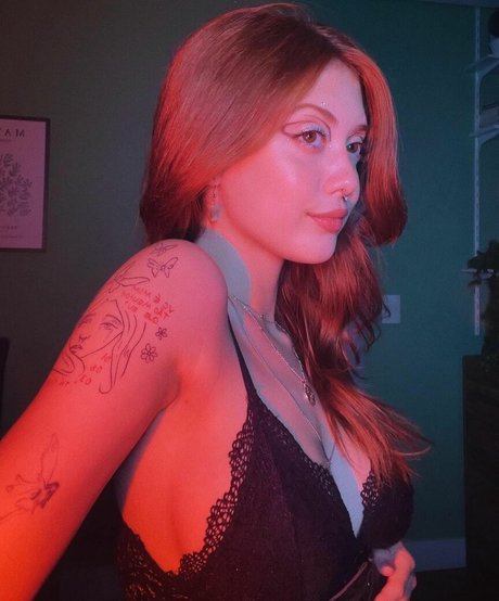 Ananda Morais étoile érotique image