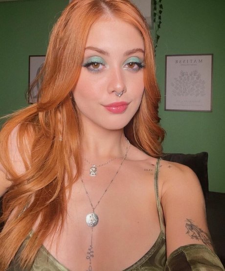 Ananda Morais modèle chaud image