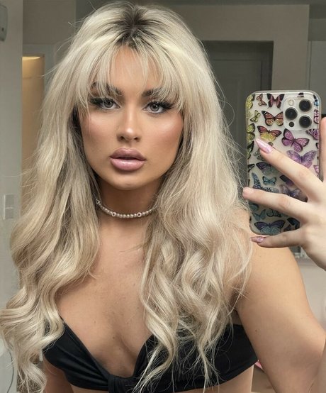 Tiffany Stratton star du porno nue des photos