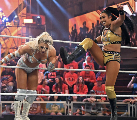 Tiffany Stratton nus de stars du porno images