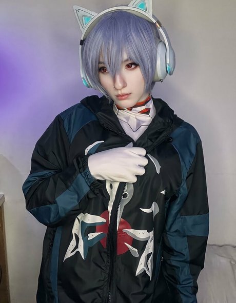 Akemy Sama star pornographique images