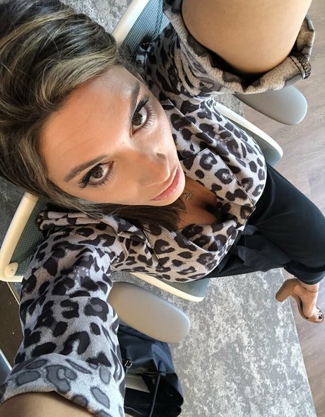 Hotwives XXX star du porno sympa image